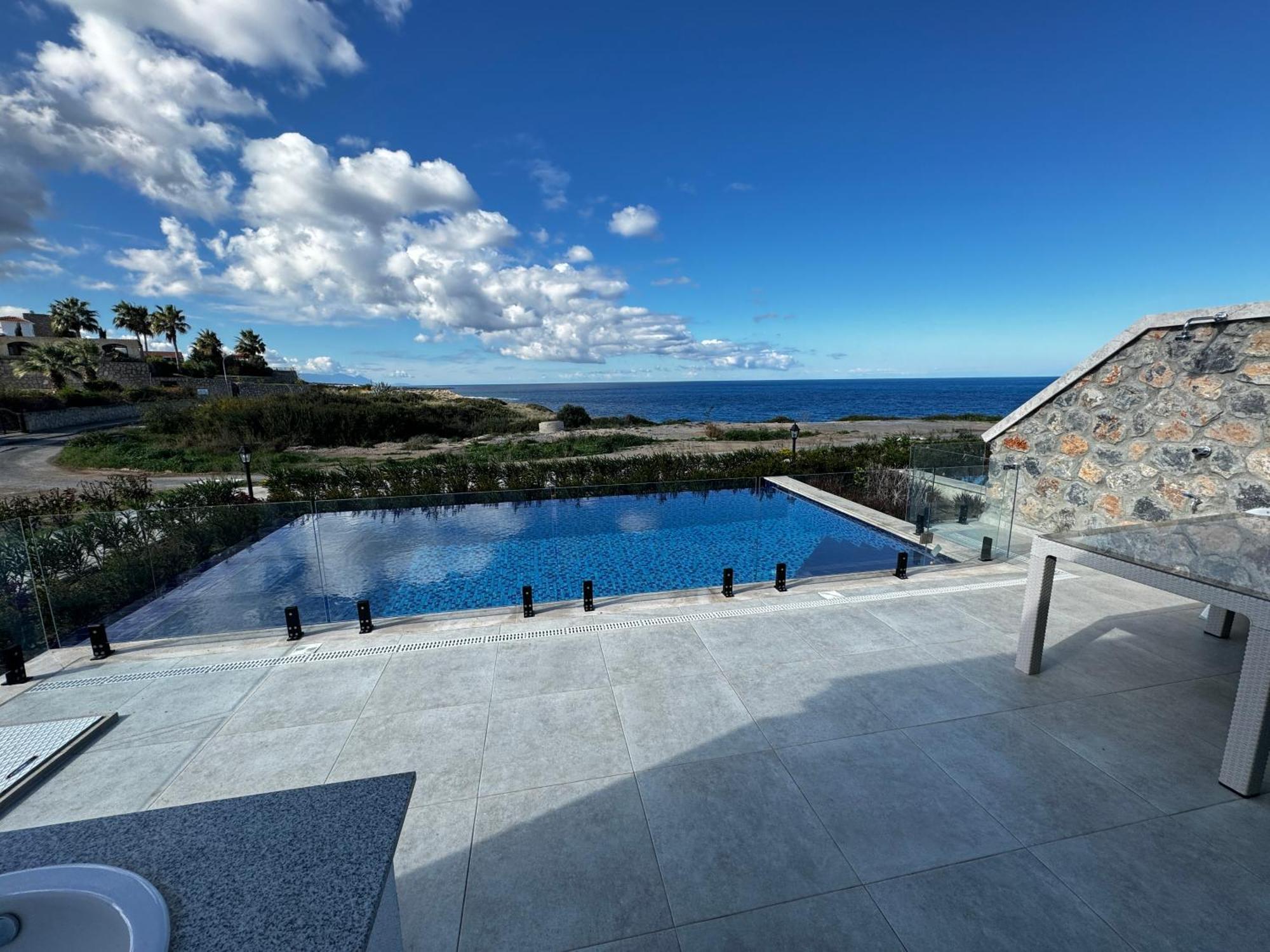 Carrington Holidays Κερύνεια Εξωτερικό φωτογραφία