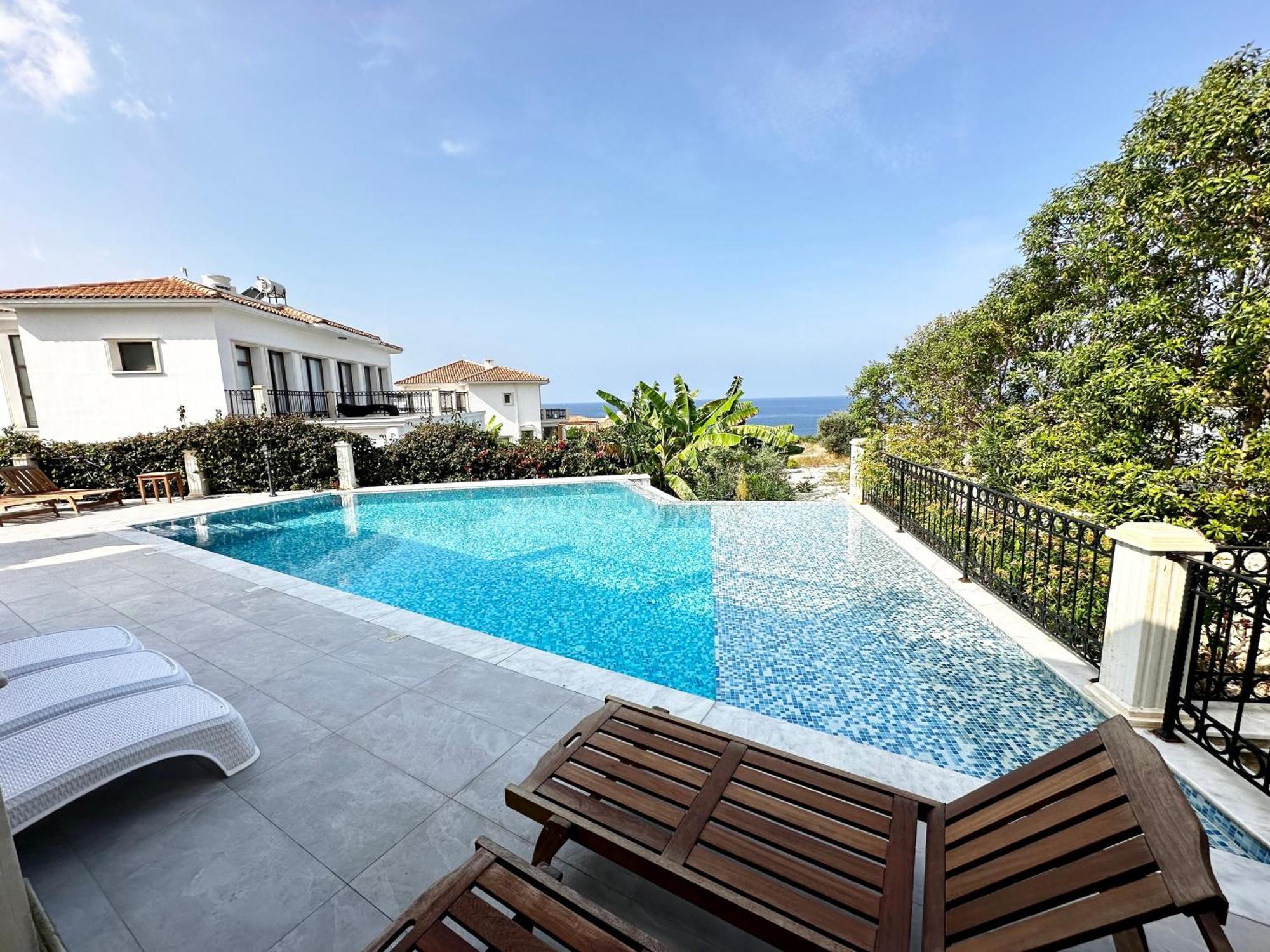 Carrington Holidays Κερύνεια Εξωτερικό φωτογραφία